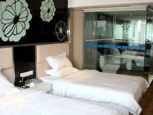 Clear Water Blue Sky Hotel Kunming Exterior photo
