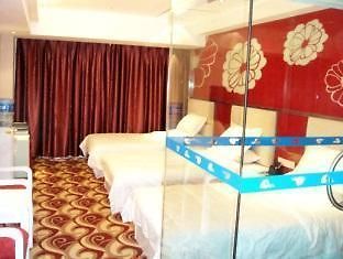 Clear Water Blue Sky Hotel Kunming Exterior photo